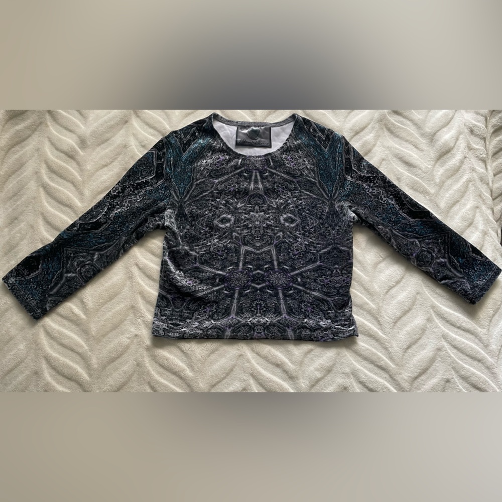 Liberated heart top